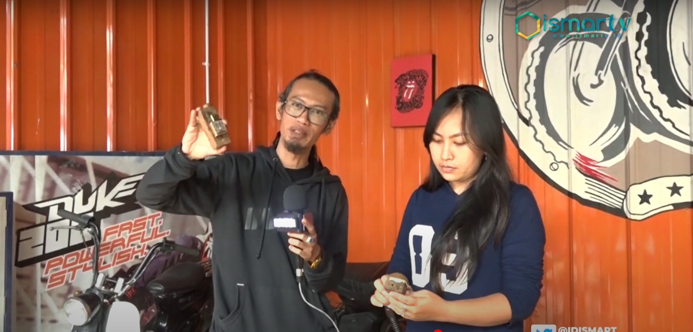 SENIMAN ASAL BANDUNG SIAP PECAHKAN REKOR ORI MENGUKIR DENGAN TANGAN DI ATAS ZIPPO