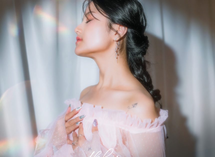 “CHRISALIA MERILIS SINGLE ‘AKHIR CERITA’ SEBAGAI AKHIR JAWABAN DARI RINDU”