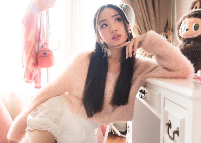 Phoebe Paris kembali meramaikan industri musik tanah air dengan “Wanna JustBe With You”