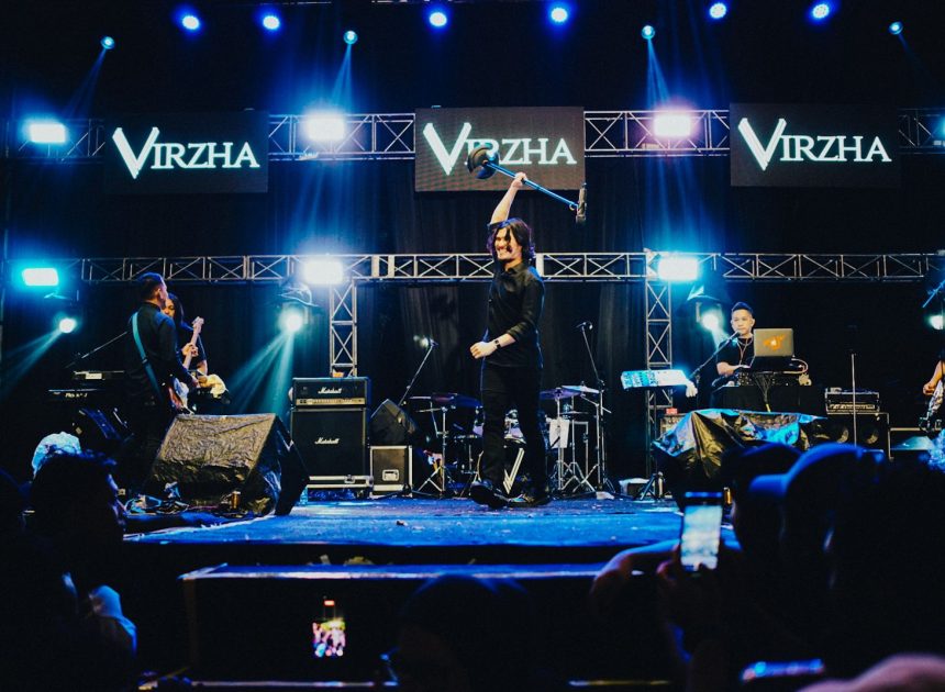 Virzha Buka dengan Lagu Baru ‘Nirwana’, Tutup Bandung Fair 2025 dengan Penuh Haru dan Euforia