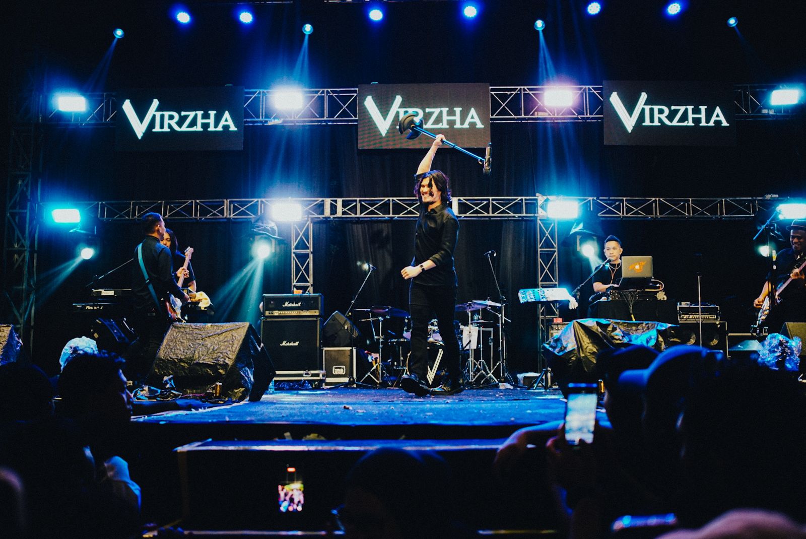 Virzha Buka dengan Lagu Baru ‘Nirwana’, Tutup Bandung Fair 2025 dengan Penuh Haru dan Euforia