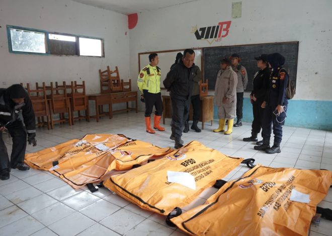 Polda Jabar Update Penanganan Longsor di Cisarua KBB, 60 Body Pack Ditemukan, 44 Teridentifikasi