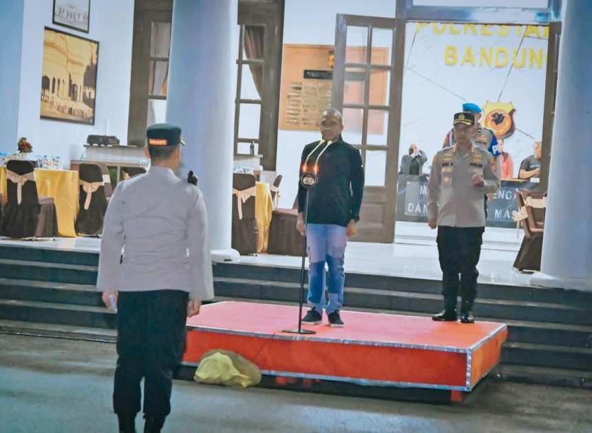 Kapolda Jabar Pimpin Patroli Skala Besar, Ratusan Personel Gabungan Dikerahkan Cegah Kejahatan di Malam Hari