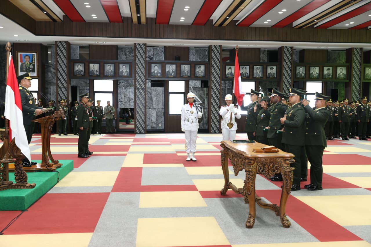 Kasad Lantik 20 Perwira Khusus TNI AD Berprestasi di Bidang Olahraga