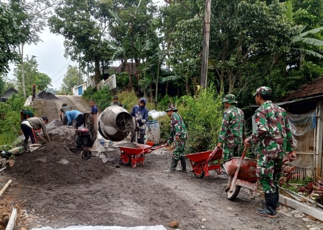 Tak Hanya Kendaraan Saja, Angkong Pun Terlihat Antri Dilokasi TMMD 127 Kodim Wonogiri