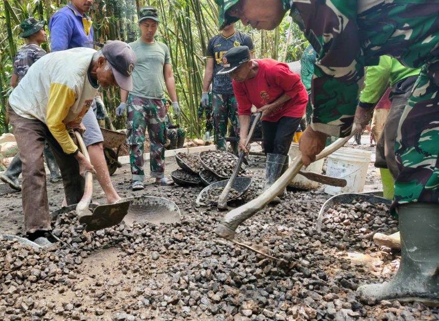 Ini Dia Sosok Mbah Kasidi Yang Turut Mensukseskan TMMD 127 Di Desa Kembang Jatipurno