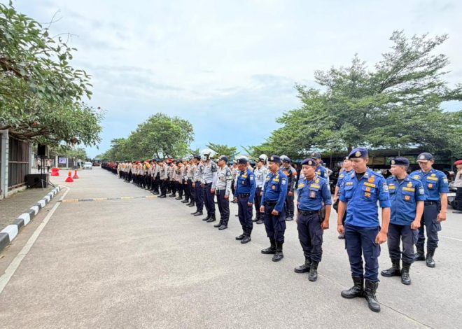 Polrestabes Bandung – Kapolrestabes Bandung Kombes Pol. Dr. Budi Sartono, S.I.K., M.Si., M.Han. beserta para Pejabat Utama (PJU) Polrestabes Bandung melaksanakan pengamanan Pertandingan Piala AFC Champion League Two Tahun 2026 antara Persib Bandung melawan Ratchaburi FC yang digelar pada Rabu malam, 18 Februari 2026, di Stadion GBLA, Kota Bandung.