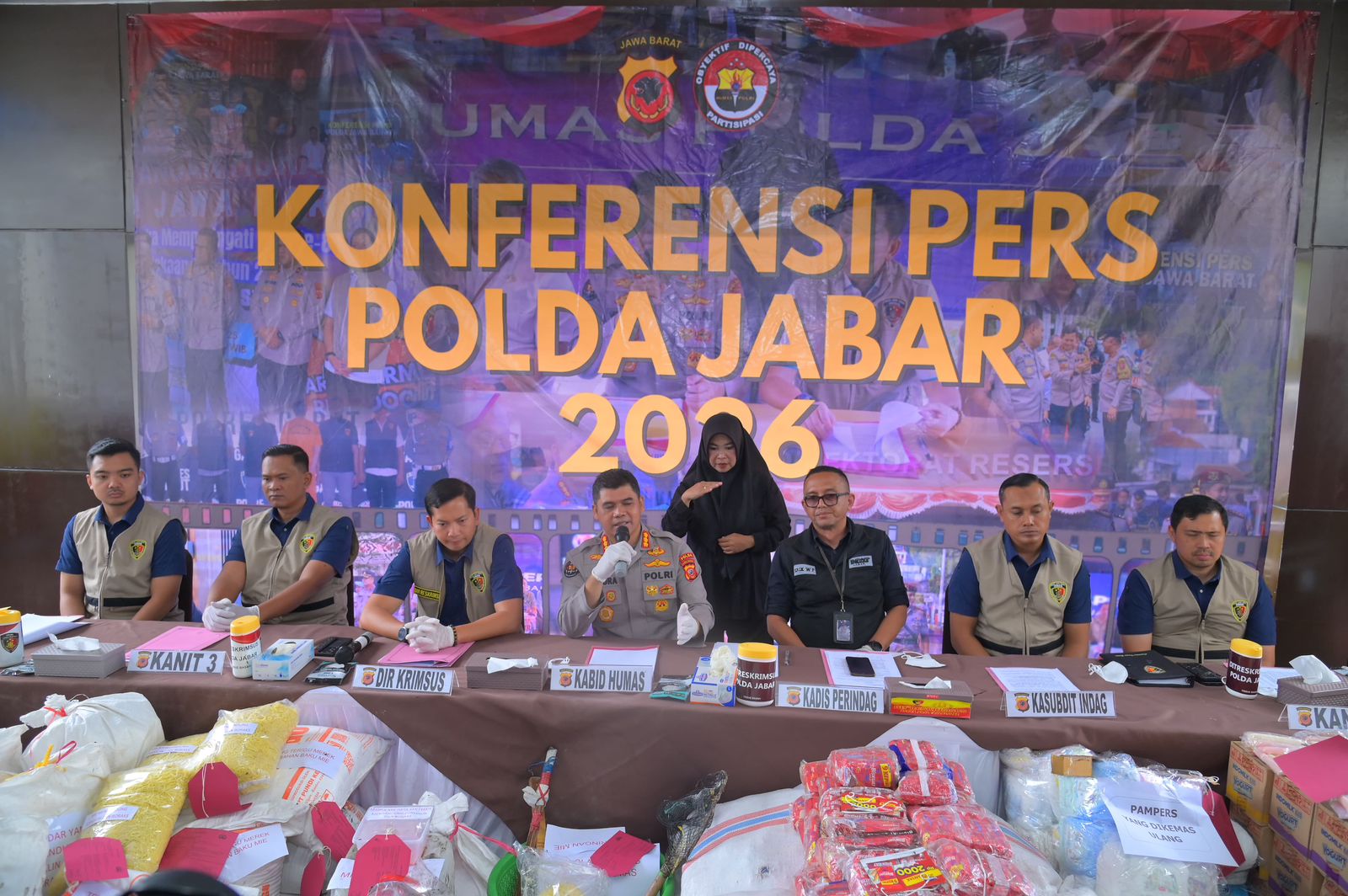 Gudang di Sumedang Jadi Tempat Oplos dan Jual Ulang Makanan Kadaluwarsa, Untung Capai Rp380 Juta