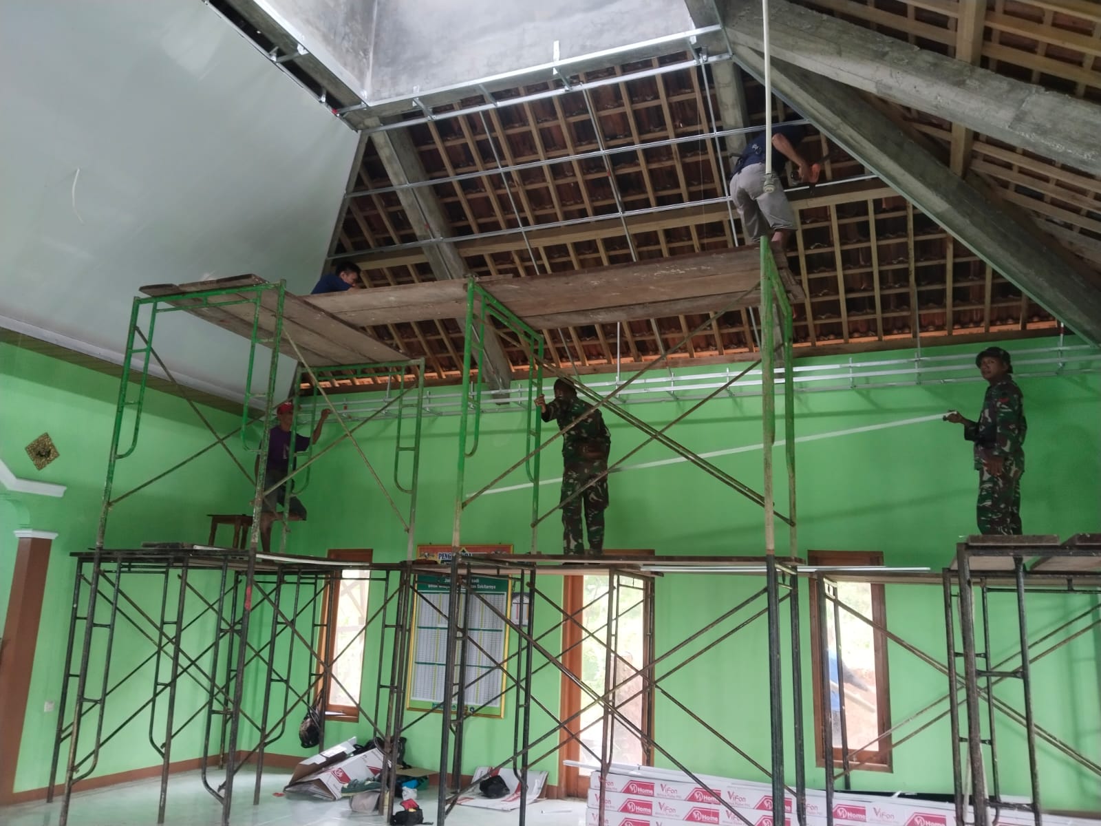 Demi Kenyamanan Warga Saat Beribadah, Masjid Al Huda Di Rehab Satgas TMMD 127 Kodim Wonogiri