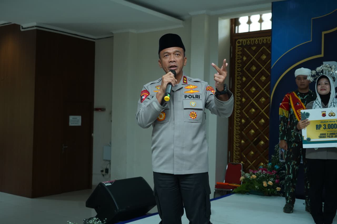 Gema Selawat dan Tabuhan Rebana Getarkan Polda Jabar, Irjen Pol Rudi Setiawan Hadiri Final Lomba Marawis