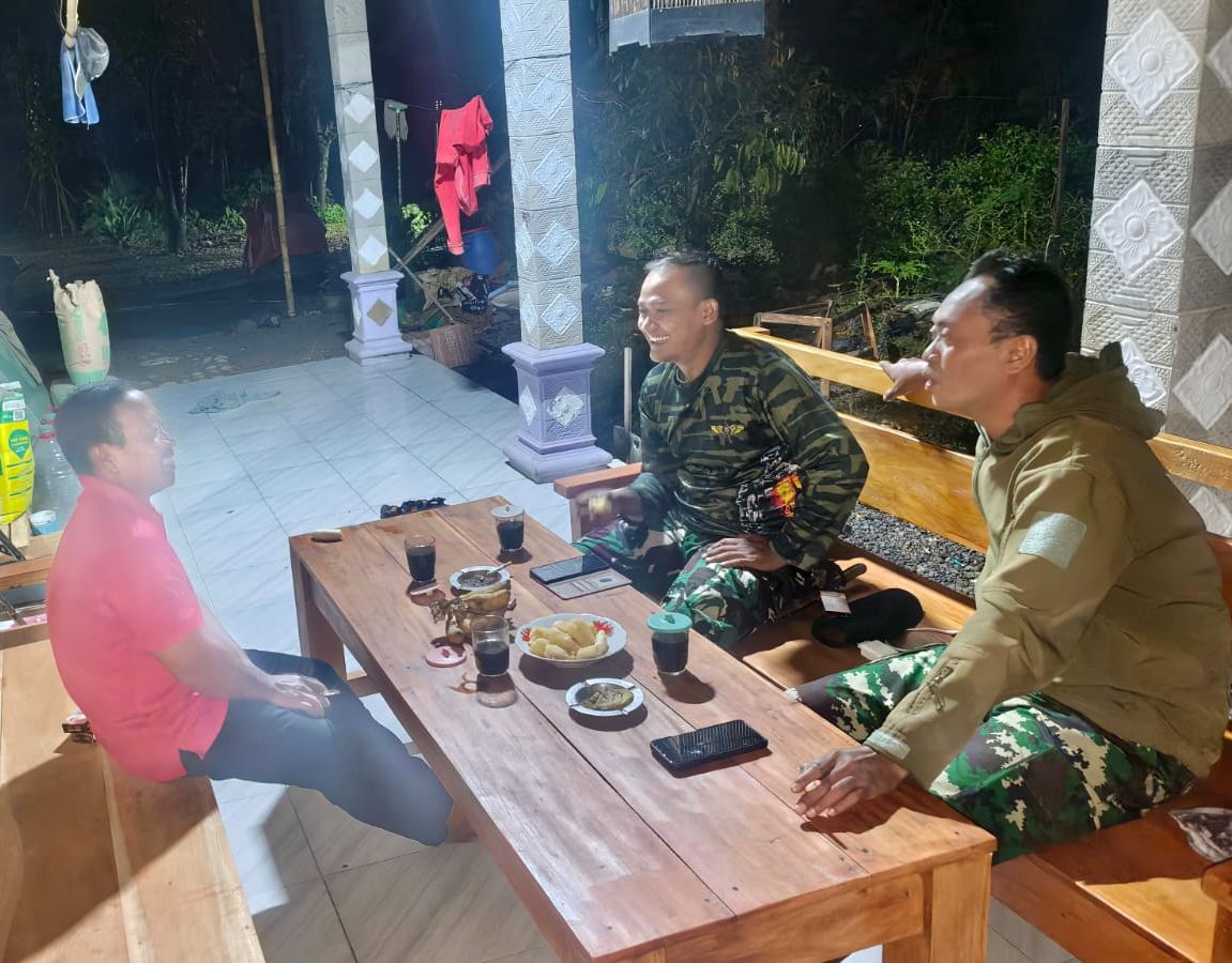 ‎Hangatkan Malam, Satgas TMMD 127 Kodim 0728/Wonogiri Anjangsana ke Rumah Warga