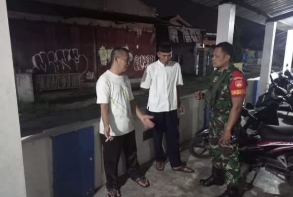 Babinsa Ngemplak Sisir Desa di Malam Ramadhan, Warga Gagaksipat Merasa Lebih Aman dan Terlindungi