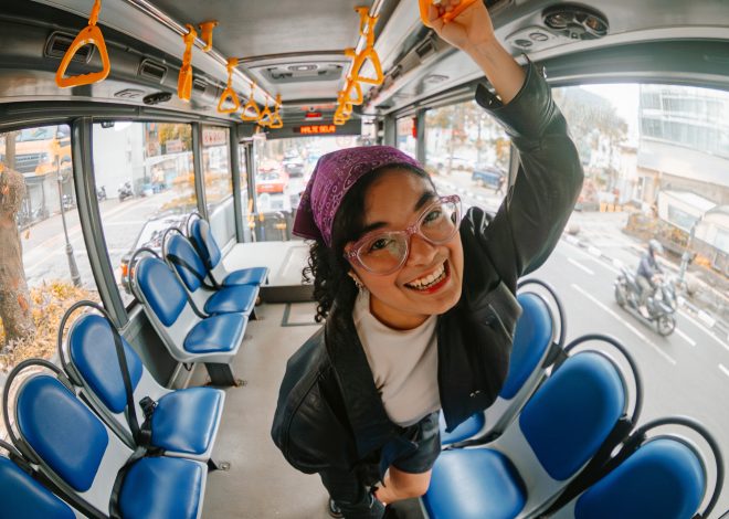 “Sesuai Alamat” lagu baru Dhira Bongs tentangPengingat untuk Percaya pada Arah Hidup Sendiri.